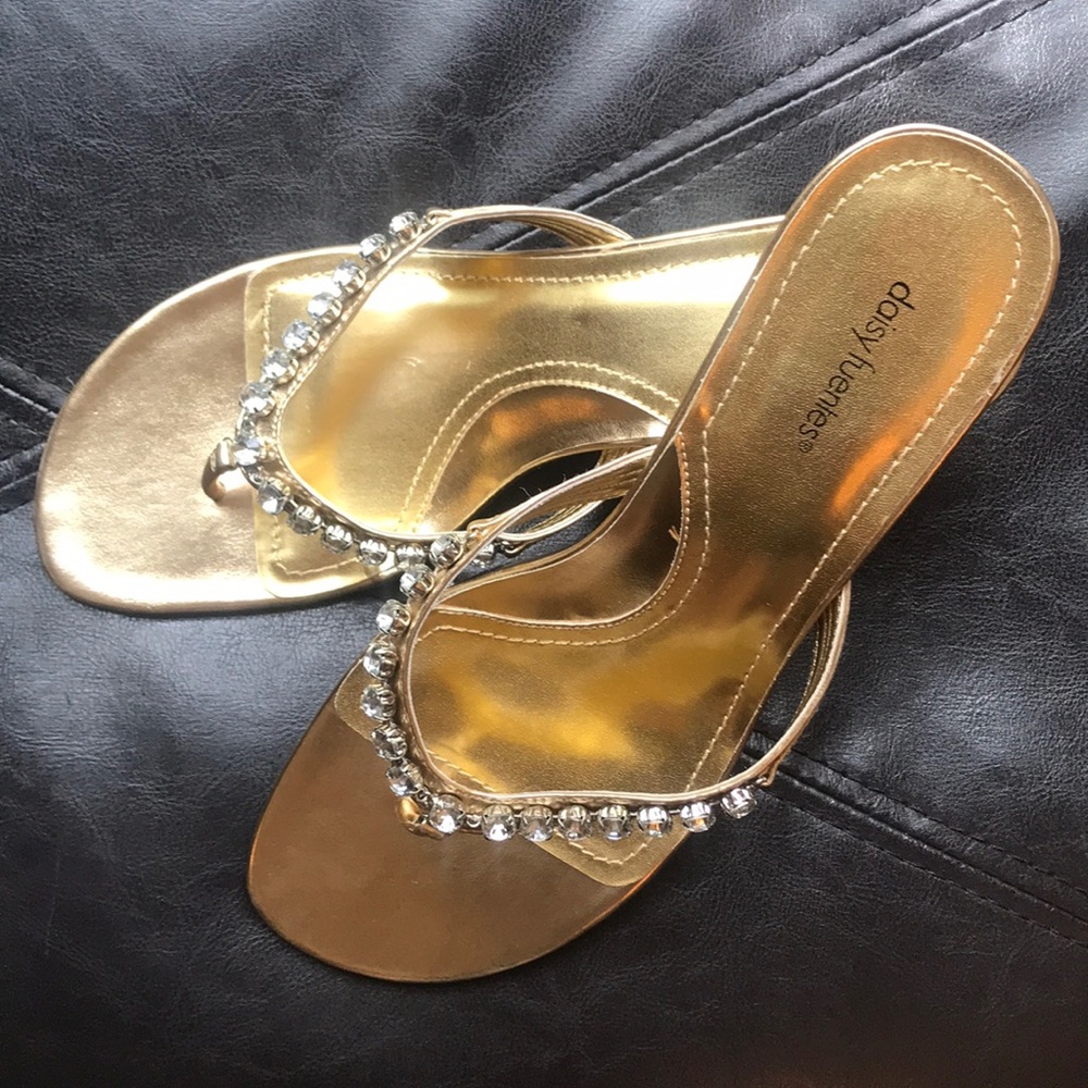 Daisy Fuentes Sandals